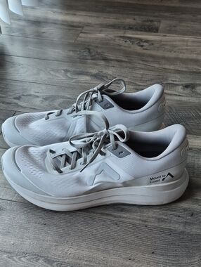 Mount to Coast P1 Road Running Shoes GOFLOW White Light Gray Men's 12.5 D